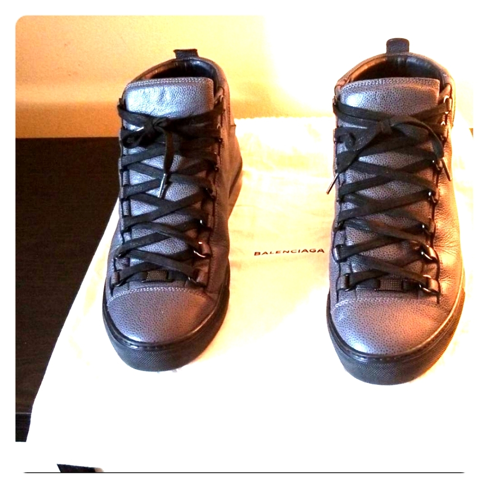 Balenciaga Arena Grey leather hightop sneakers
